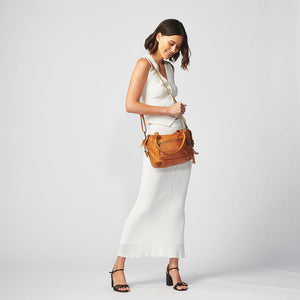 https://cdn.shopify.com/s/files/1/1039/2532/files/The_Ravello_Crossbody_Web_1080x1080.mp4?v=1638443075